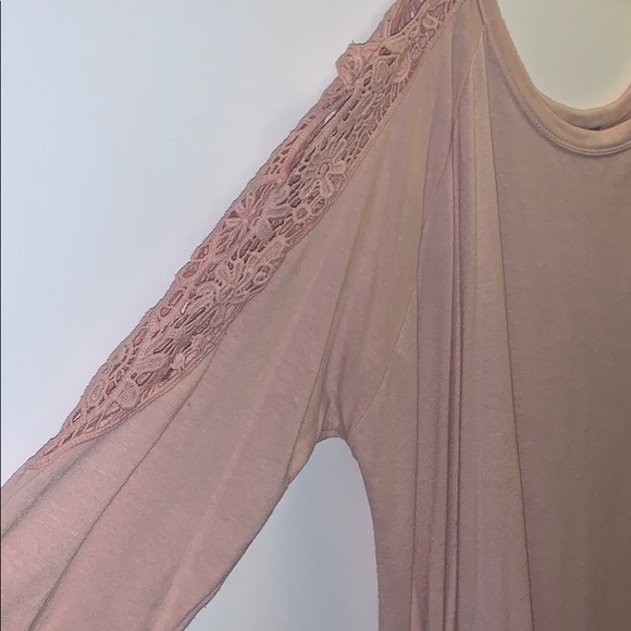 blouse - Picture 2 of 4